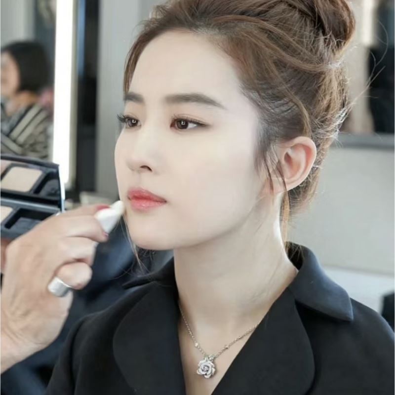 chr1st1an D10r necklaces